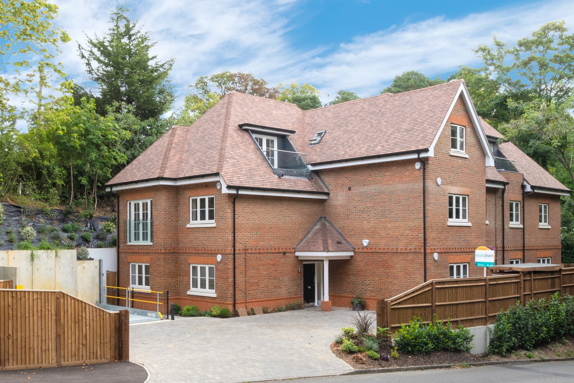 Austin Place, Farnham